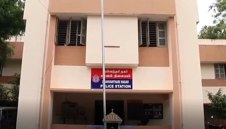 பெற்றோர்களே உஷார்.. சாக்லேட் என நினைத்து எலி பேஸ்ட் சாப்பிட்ட 3 வயது குழந்தைக்கு நேர்ந்த துயரம்!