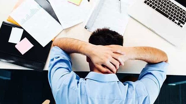 வேலையே கொடுப்பதில்லை.. ஊதியம் மட்டும் ஒரு கோடி.. வேதனையில் நீதிமன்றத்தில் வழக்கு தொடுத்த இளைஞர்!