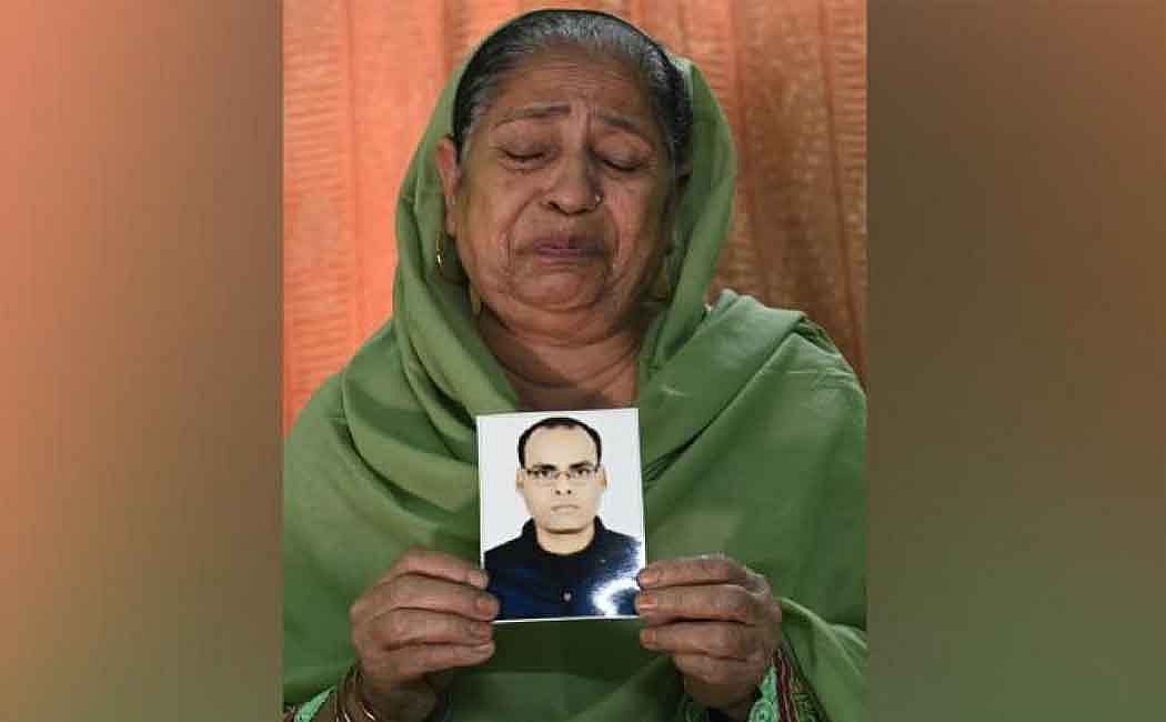 “முடி கொட்டுவதற்கு நிரந்தர தீர்வு..”: விளம்பரத்தை பார்த்து சிகிச்சை செய்த இளைஞரின் உறுப்புசெயலிழந்து பலி!