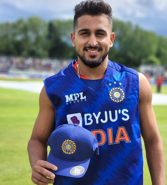 வங்கதேச அணிக்கு எதிரான தொடரிலிருந்து முக்கிய வீரர் விலகல்.. மாற்றுவீரரை அறிவித்த BCCI !