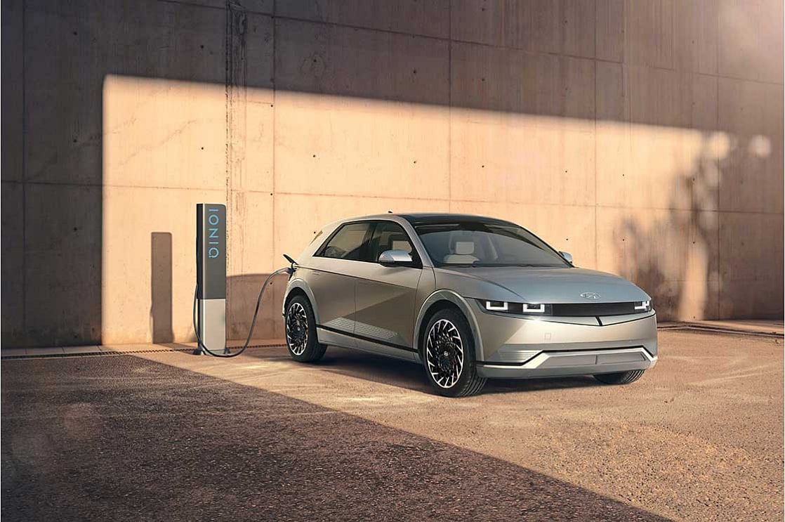 ஒருமுறை சார்ஜ் செய்தால் 631 கி.மீ ரேன்ஜ் வழங்கும் IONIQ 5 - Hyundai எலெக்ட்ரிக் காரின் சிறப்பு அம்சம் ?