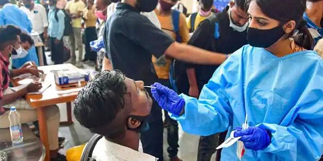 கொரோனா தடுப்பு வழிமுறைகளை மீண்டும் கடைப்பிடிப்போம்.. நம்மை காத்து கொள்வோம்: முரசொலி வேண்டுகோள்! 