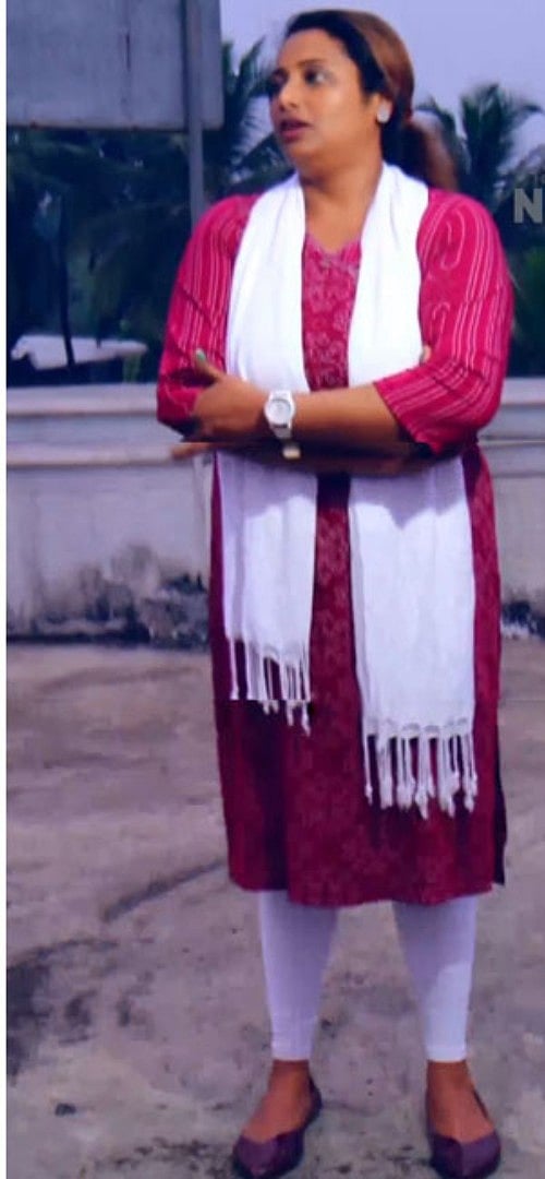 கேரளாவில் வெடிக்கும் ஆடை விவகாரம் : Leggings அணிந்து வந்த ஆசிரியையை வசைபாடிய தலைமை ஆசிரியை..