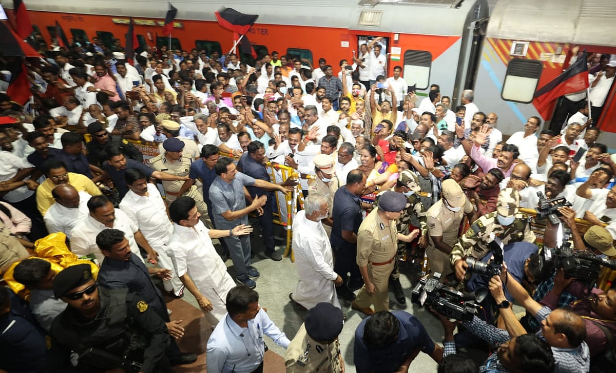 1,03,508 பேருக்கு நலத்திட்ட உதவிகள்..“உங்க ஆட்சி சூப்பரா இருக்கு”: முதல்வரை கண்டு மகிழ்ந்த மக்கள்! #Album