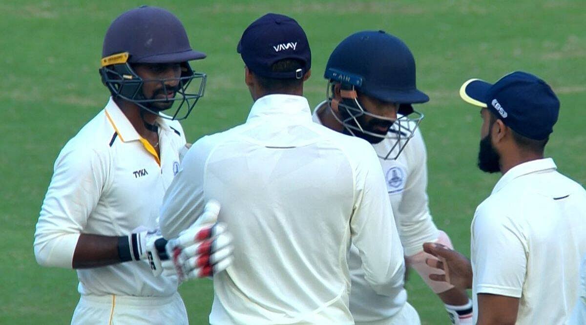 இது டெஸ்ட் போட்டியா ? T20 போட்டியா ? - ரஞ்சி கோப்பையில் ஹைதராபாத் அணியை நொறுக்கிய  தமிழ்நாடு !