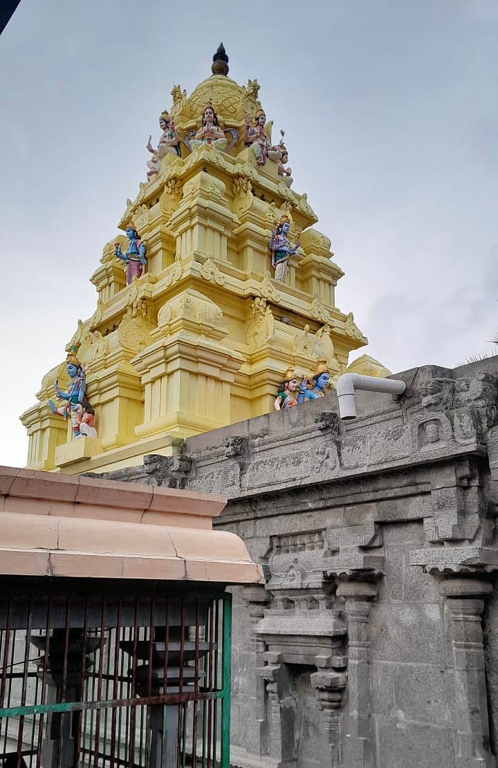 வீட்டில் பதுக்கி வைக்கப்பட்டிருந்த 300 ஆண்டுகள் பழமையான 7 சிலைகள்.. போலிஸார் மீட்டது எப்படி?