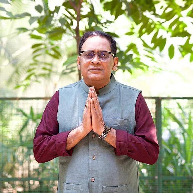 நாட்டை உலுக்கிய அமைச்சர் கொலை வழக்கு : கைது செய்யப்பட்ட போலிஸுக்கு அம்பி - அந்நியன் குணமாம் !