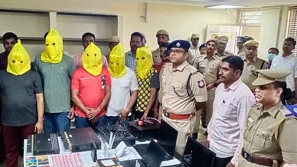 கடன் to ஆபாச வீடியோ.. கால்சென்டர் வைத்து மோசடி:   ஆன்லைன் கடன் செயலி கும்பலை  கைது செய்த போலிஸ்!