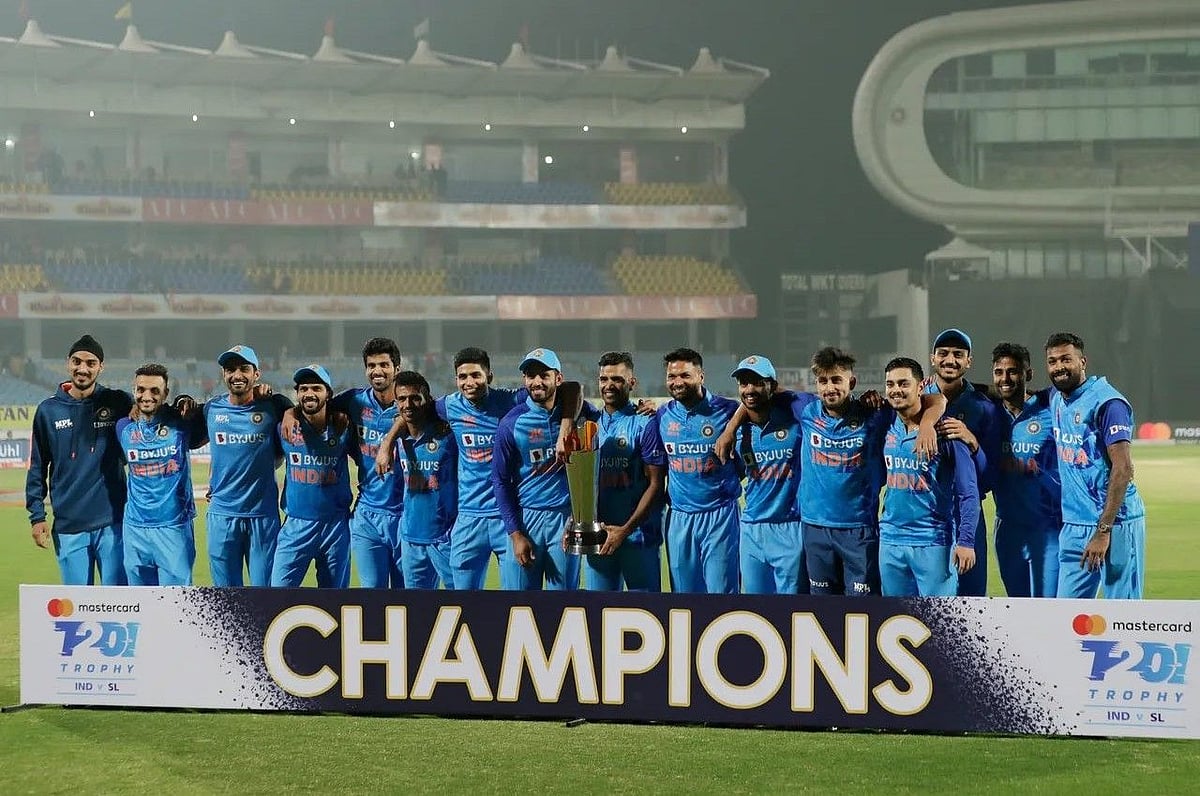 "ஶ்ரீநாத்துக்கு பிறகு இதுபோன்ற பந்து வீச்சை இந்த இளம்வீரரிடம்தான் பார்த்தேன்"- முன்னாள் வீரர் புகழாரம் !