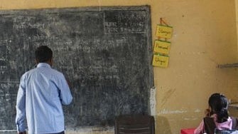 'I Will Miss You'.. 8ம் வகுப்பு மாணவிக்கு  Love Letter எழுதிய ஆசிரியர்: இணையத்தில் வைரலாகும் கடிதம்!