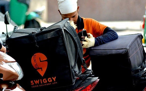 Swiggy -ல் 380 ஊழியர்கள் பணி நீக்கம்.. மன்னிப்பு கேட்ட CEO : தொடரும் Layoff!
