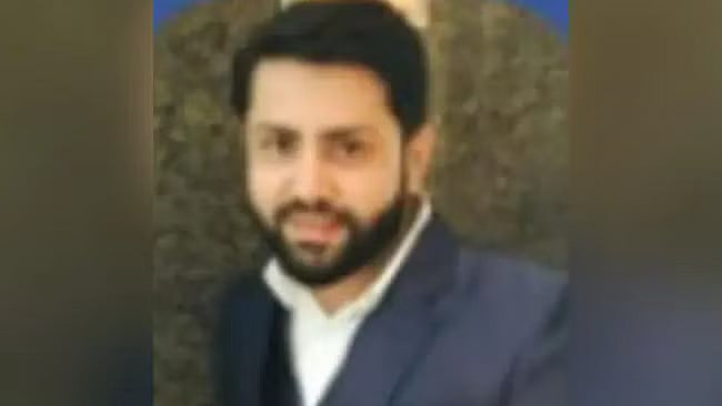 விமானத்தில் சக பயணி மீது சிறுநீர் கழித்த பயணி.. சம்மந்தப்பட்ட நபரை பணிநீக்கம் செய்தது அமெரிக்க நிறுவனம்!