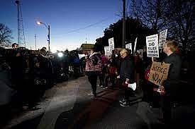 மீண்டும் ஒரு ஜார்ஜ் பிளாய்ட்.. போலிஸார் தாக்கியதில் கறுப்பின இளைஞர் பலி: அமெரிக்காவில் தொடரும் அராஜகம்!