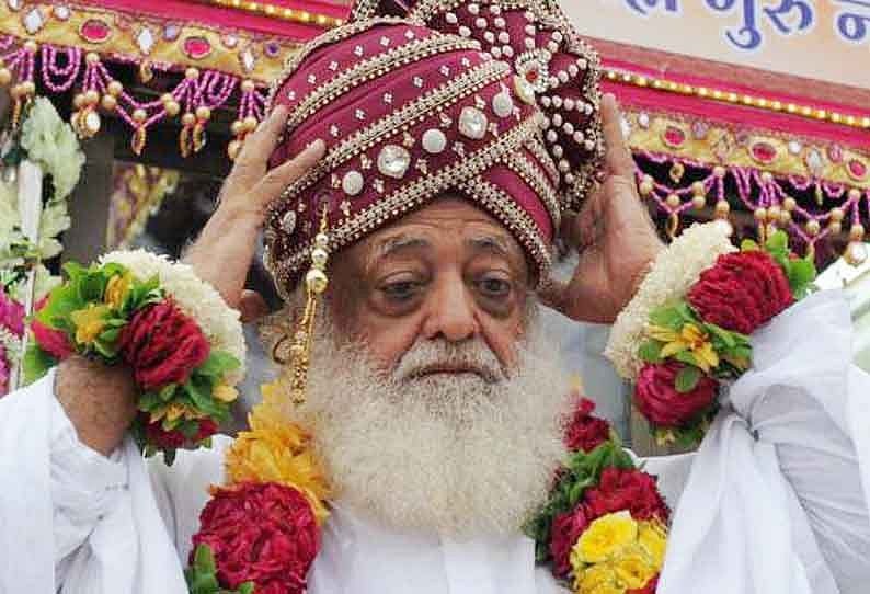 சீடருக்கு தொடர் பாலியல் தொல்லை.. 10 ஆண்டுகளுக்கு பிறகு குஜராத் சாமியார் ஆசாராம் பாபுவுக்கு ஆயுள் தண்டனை !