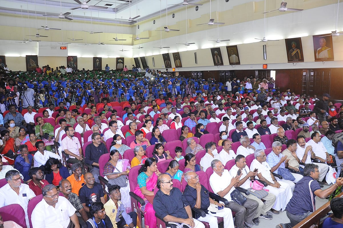 “சே-வின் மகளாக மட்டும் நான் பெருமைப்படவில்லை..” : அலெய்டா குவேராவின் உணர்வுபூர்வமான பேச்சு! (Photos)