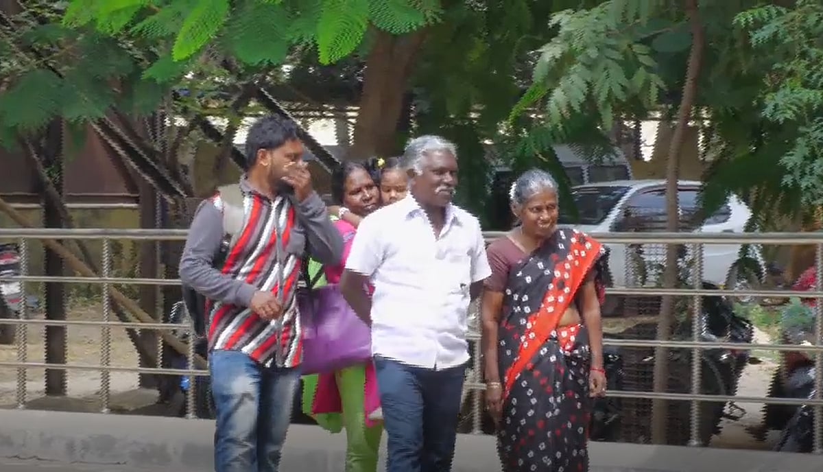 மனநலம் பாதிக்கப்பட்ட தாயை ஓராண்டுக்குப் பின் கண்டுபிடித்த மகனின் பாசப்போராட்டம்.. நெகிழ்ச்சி சம்பவம்!