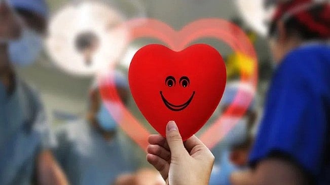 ராணுவ வீரருக்கு மறு வாழ்க்கை கொடுத்த காய்கறி வியாபாரி: விமானத்தில் பறந்த இதயம்.. நெகிழ்ச்சி சம்பவம்!