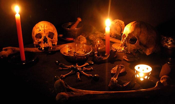 மாந்திரீக பூஜைகள் செய்வதாக ரூ.65 லட்சம் மோசடி.. 10 ஆண்டுகளாக ஒரே குடும்பத்தை ஏமாற்றி வந்த மர்ம கும்பல்!