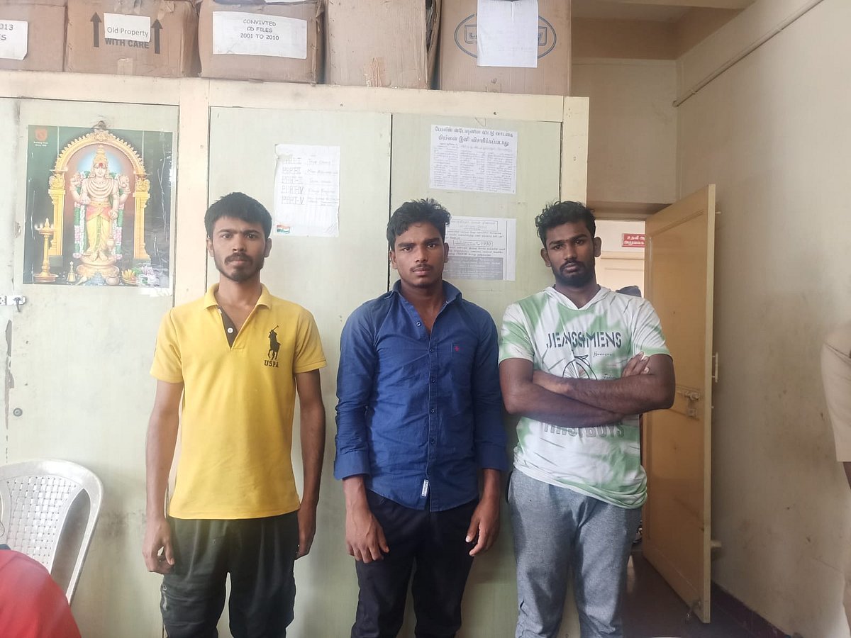 அரை நிர்வாணத்தில் திருட்டு.. காலணிகளை திருடி சந்தையில் விற்ற வட மாநில இளைஞர்கள் உட்பட 3 பேர் கைது !