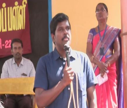 ’நானும் அரசு பள்ளி மாணவன்தான்’ : தன் வாழ்க்கை அனுபவத்தை மாணவர்களுடன் பகிர்ந்து கொண்ட திருச்சி ஆட்சியர்!