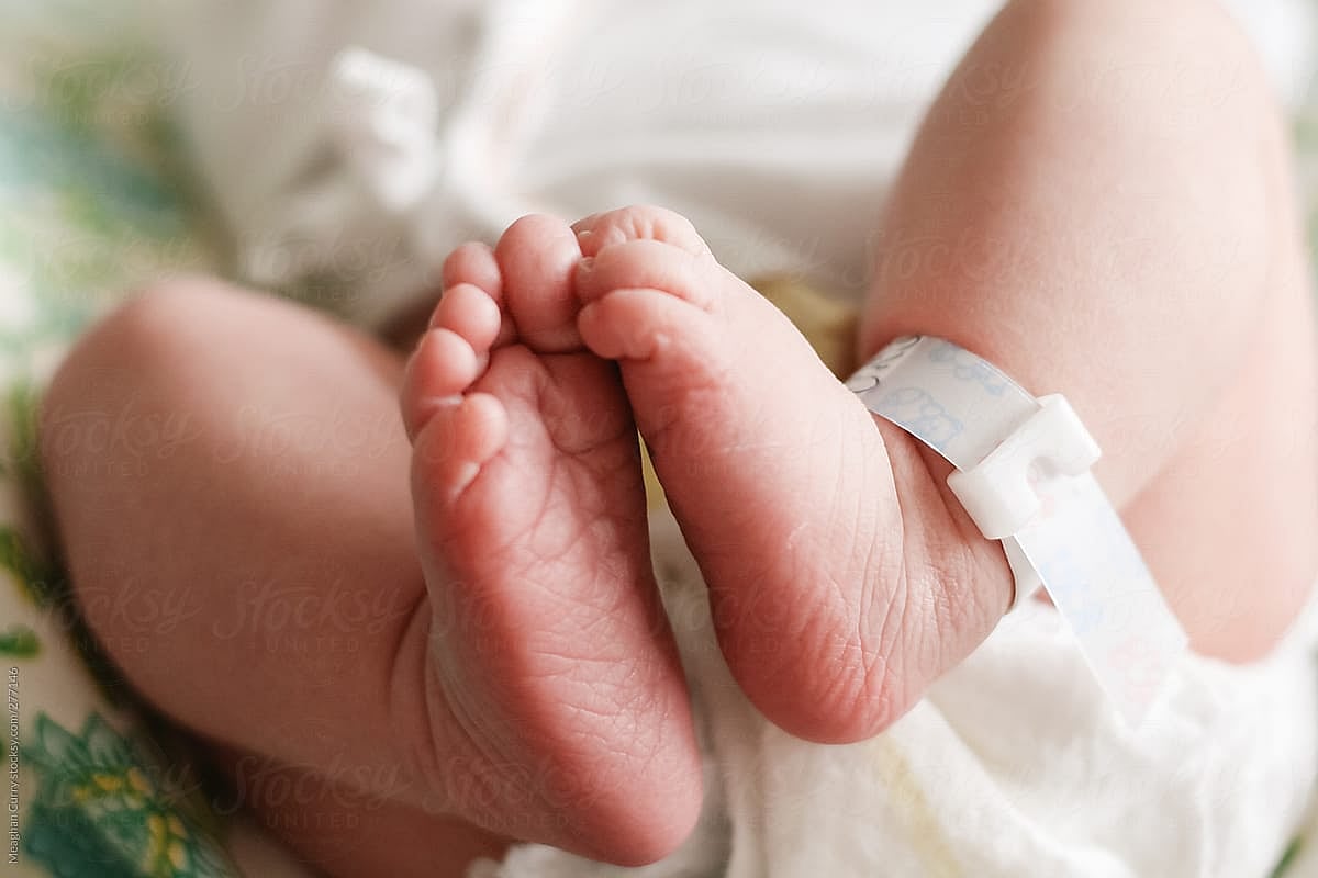 பட்டியலின பள்ளி சிறுமிக்கு திடீர் வயிறு வலி.. மருத்துவமனையில் பிறந்த ஆண் குழந்தை.. ஆந்திராவில் அதிர்ச்சி!