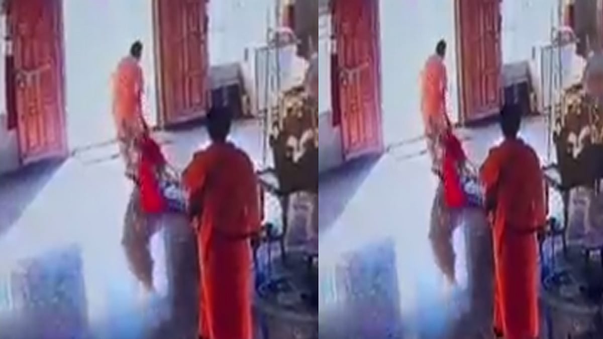 கோவிலுக்குள் வந்த பட்டியலின பெண்.. தலைமுடியை பிடித்து  வெளியே தள்ளிய பூசாரி.. பெங்களுருவில் அதிர்ச்சி !