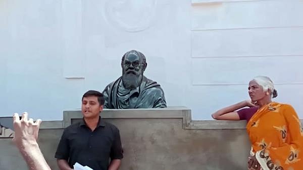 இது என்றும் #பெரியார் மண்.. பெரியார் சிலையை அகற்றிய அதிகாரிகள் பணியிடை மாற்றம்.. தமிழ்நாடு அரசு அதிரடி !