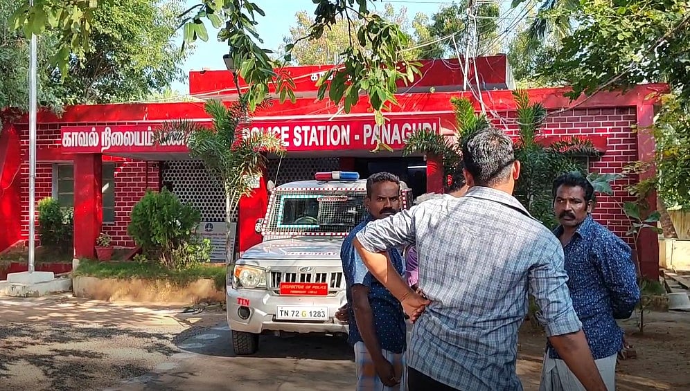 ஆளுநரின் அலட்சியத்தால் தொடரும் மரணம்:  ஆன்லைன் ரம்மியில் ரூ.15 லட்சம் பணத்தை இழந்த கார் ஓட்டுநர் தற்கொலை!