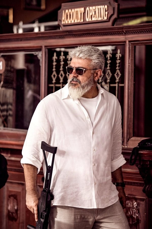 “Bank Loan.. EMI பிரச்சனையை துணிவாக பேசிய துணிவு” : money heist படமாக இருக்கிறதா?- படத்தின் கதை என்ன?