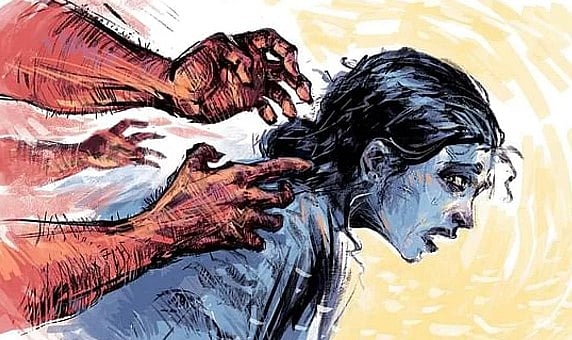 அதிர்ச்சி சம்பவம்.. ஓடும் ரயிலில்  2 வயது மகன் கண்முன்னே தாயை பாலியல் வன்கொடுமை செய்த டிக்கெட் பரிசோதகர் 