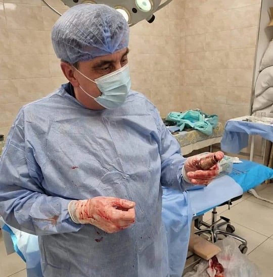 உக்ரைன் வீரரின் உடலுக்குள் வெடிக்கும் தருவாயில் இருந்த Grenade Bomb.. உயிரை பணயம் காப்பாற்றிய மருத்துவர்!