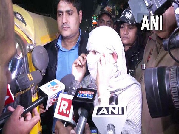 தோழி  நிதி 