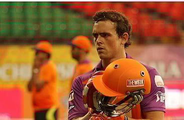 "IPL தொடரில் பங்கேற்று காசை இழந்து போண்டி ஆனேன்" -ஆஸ்திரேலிய வீரரின் பேச்சால் பரபரப்பு.. நடந்தது என்ன ?