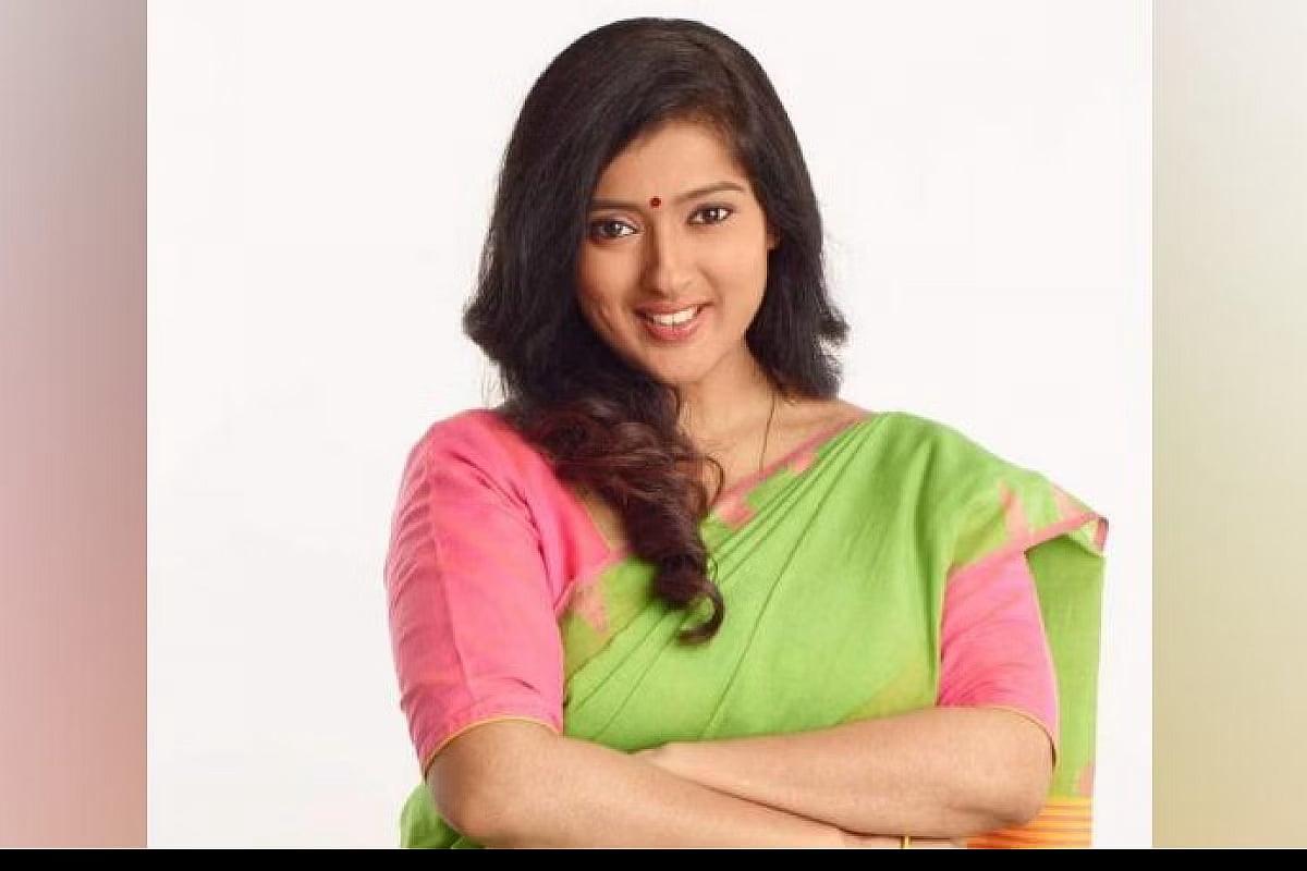 "வார் ரூம்கள் மூலம் பெண்களை கொச்சையாக பயன்படுத்தி வருகிறார்" - அண்ணாமலை மீது காயத்ரி ரகுராம் புகார் !