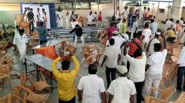 “யாரு பெருசுனு அடிச்சு காட்டு..” - பறந்த நாற்காலிகள், உருட்டுக்கட்டை.. கூட்டத்தில் மோதிக்கொண்ட பாஜகவினர்!