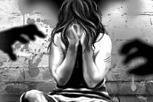 உணவு டெலிவரி செய்வது போல பழக்கம்.. பெண்களை கடத்தி பாலியல் வன்கொடுமை செய்த இளைஞர்.. கேரளாவில் அதிர்ச்சி !