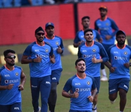 "இதை செய்தால் உங்களுக்கு நல்ல கரியர் அமையும்".. தனது இளம் டி20 அணிக்கு ஹர்திக் பாண்டியா அட்வைஸ்!