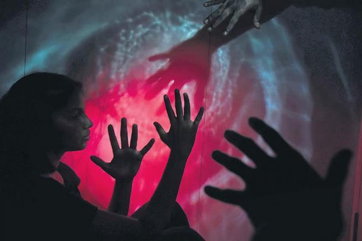 வீடு புகுந்து பெண் பாலியல் வன்கொடுமை.. நண்பர்கள் மீது புகார்.. பரிசோதனையில் வெளிவந்த அதிர்ச்சி உண்மை!