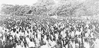 “இந்தி திணிப்புக்கு எதிராக வீறுகொண்டெழுந்த தமிழ்நாடு” : மொழிப்போர் போராட்டத்தின் வரலாறு !