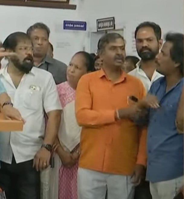 “ஆதாரம் கேட்டேல்லா.. உள்ள வா பஞ்சாயத்த வச்சுக்கலாம்..” - காயத்ரி குறித்த கேள்விக்கு மிரட்டிய அண்ணாமலை !