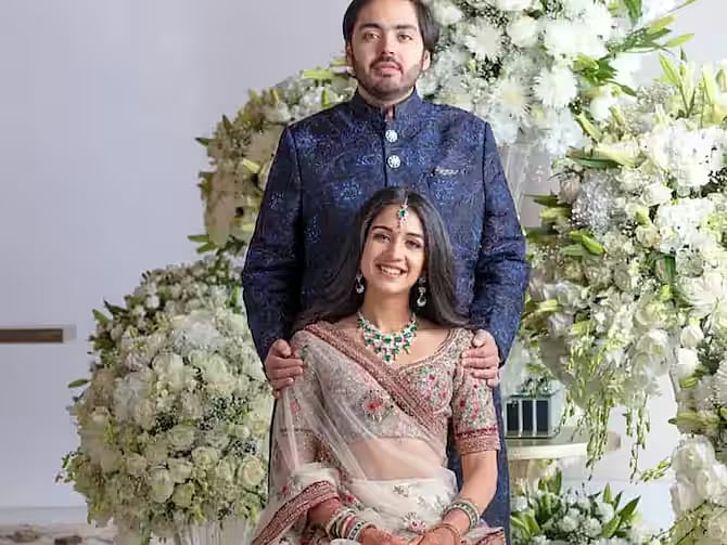 பிரம்மாண்டமாக முடிந்த நிச்சயதார்த்தம்: முகேஷ் அம்பானிக்கு சின்ன மருமகளாகும் ராதிகா மெர்ச்சன்ட்-யார் இவர்?