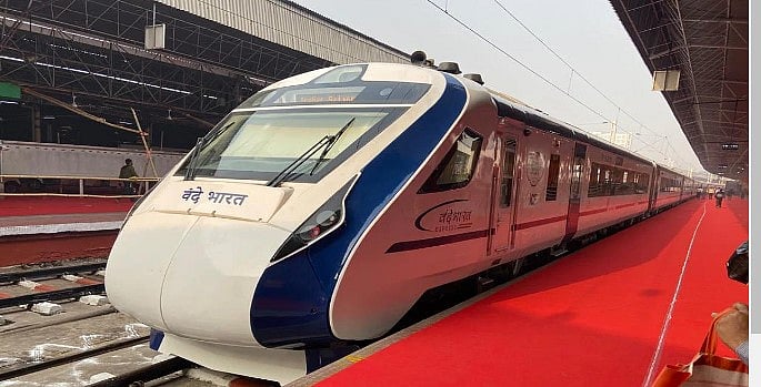 பிரதமர் மோடி தொடங்கி வைக்க உள்ள வந்தே பாரத் ரயில் மீது கல்வீச்சு: ரயில்வே துறை அதிர்ச்சி!