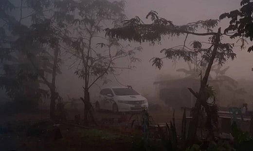 “சுத்தமான காற்று வேணும்னா ரூ.2500 கொடுங்க..” : தாய்லாந்தில் காற்றை சுவாசிக்க காசு வாங்கும் விவசாயி !