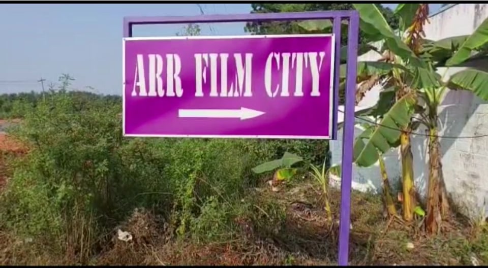 AR.ரகுமான் ஃபிலிம் சிட்டியில்  விபத்து.. படப்பிடிப்பின் போது கீழே விழுந்து தொழிலாளி பரிதாப பலி !