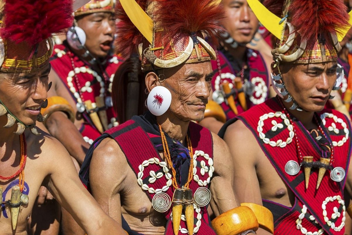 “நீங்க ஜெபமே பண்ண வேண்டாம்.. கடவுள் உங்கக்கிட்டதான் இருக்கார்” : பழங்குடியின மக்களின் சிறுகதை!