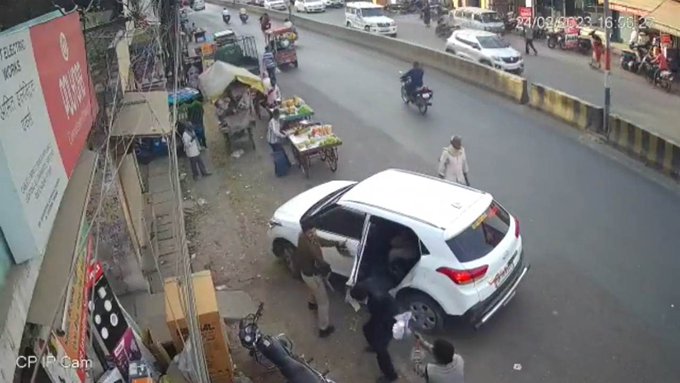 MLA கொலை வழக்கு சாட்சியாளரை சுட்டுக்கொலை செய்த மர்ம கும்பல்: உபி-யில் நடந்த கொடூரம்.. நடுங்க வைத்த VIDEO!