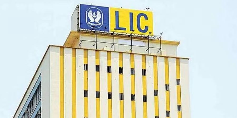 அதானியை நம்பி முதலீட்டு தொகையை இழந்த LIC ! ஒரே மாதத்தில் 46 ஆயிரம் கோடி இழப்பு !