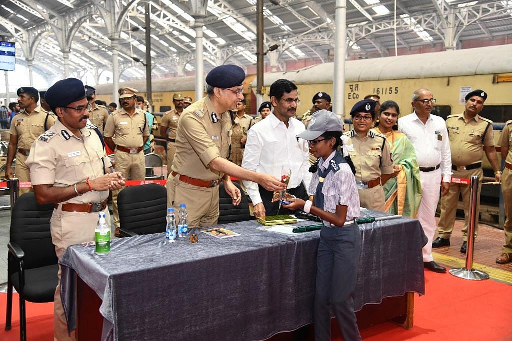 சிற்பி திட்டம்.. காவல் உயர் பயிற்சியகத்திற்கு சுற்றுலா சென்ற 5000 மாணவர்கள்: அசத்தும் தமிழ்நாடு அரசு!