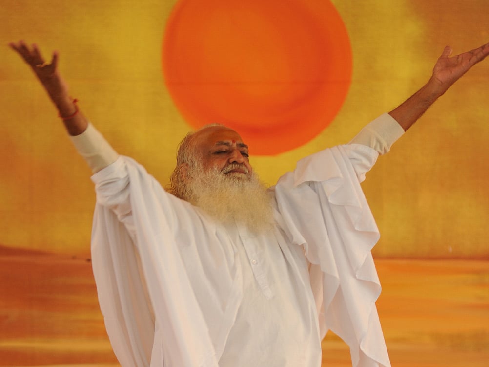 தொடர் பாலியல் வழக்கு.. சிறைக்கே சென்று தீர்ப்பு.. குதிரை வண்டி To குரு ஜீ.. யார் இந்த ஆசாராம் பாபு ?