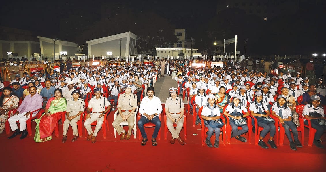 “5000 பள்ளி மாணவர்களுக்கு கல்வி சுற்றுலா.. உலக சாதனை படைத்த தமிழ்நாடு அரசு”: அமைச்சர் உதயநிதி நெகிழ்ச்சி!